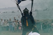 Applause for the landing 0139