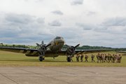 805A3325paratroopers_boarding